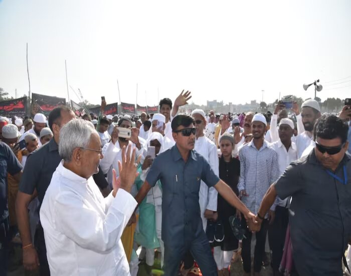 आज पूरे देश में आज ईद का त्योहार , गांधी मैदान पहुंचे CM.