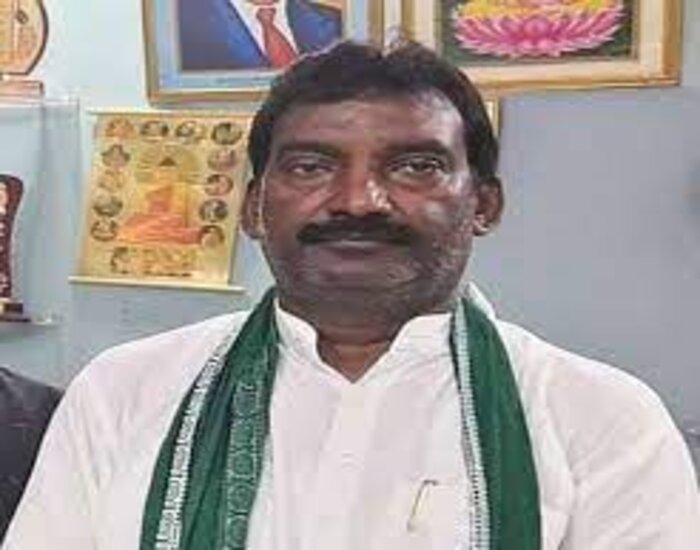 RJD विधायक ने SP -DM के खिलाफ खोला मोर्चा.