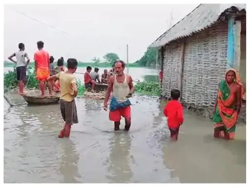 तीन बार बना फिर भी टूटा बाँध, गांव-बाजार हर जगह पानी ही पानी.