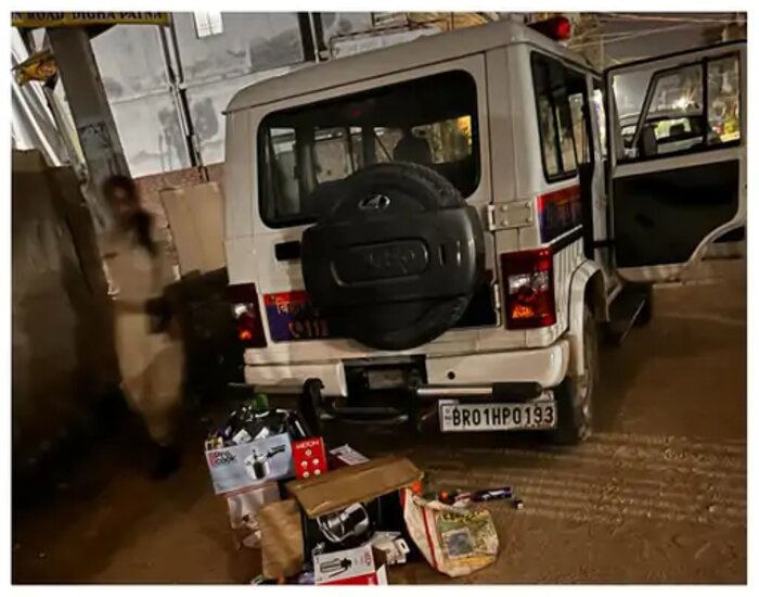 जब चोरी के आरोप में लोगों ने पुलिसवालों को धर दबोचा..