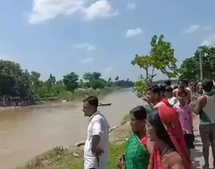 मुजफ्फरपुर में बड़ा नाव हादसा, बागमती नदी में 16 बच्चे लापता