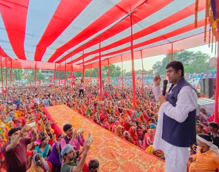'निषादों को 5 किलो चावल नहीं आरक्षण चाहिए'.