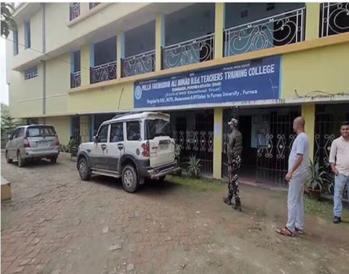 पूर्णिया, मुजफ्फरपुर के कई शिक्षण संस्थानों पर छापा.
