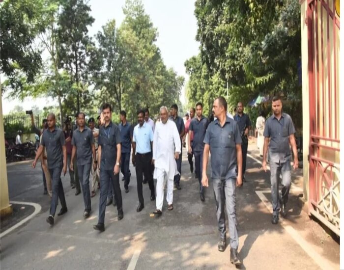 CM नीतीश का 'पैदल सचिवालय मार्च.