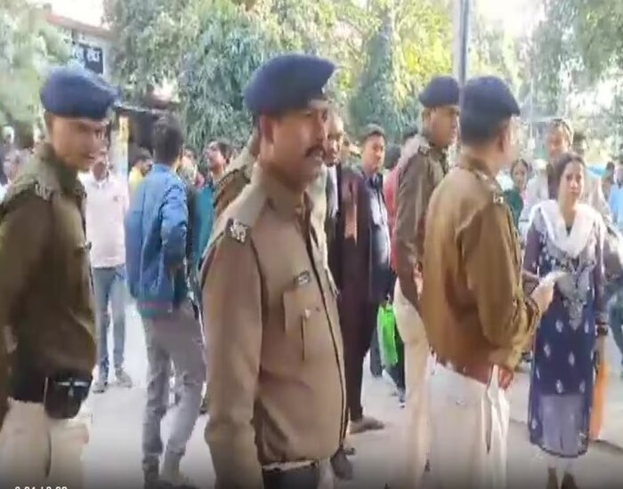 दानापुर कोर्ट में फ़िल्मी अंदाज में शूटआउट.