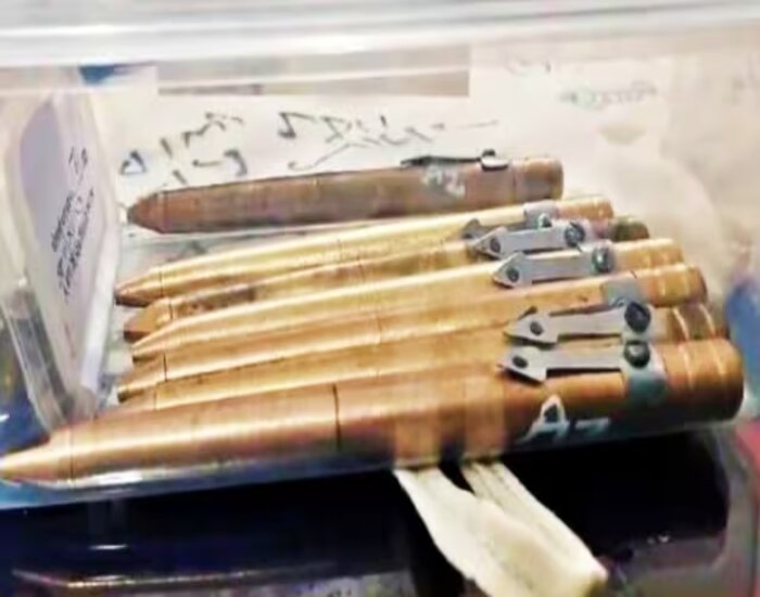 बिहार के मुंगेर में मिला पेन पिस्टल का जखीरा.