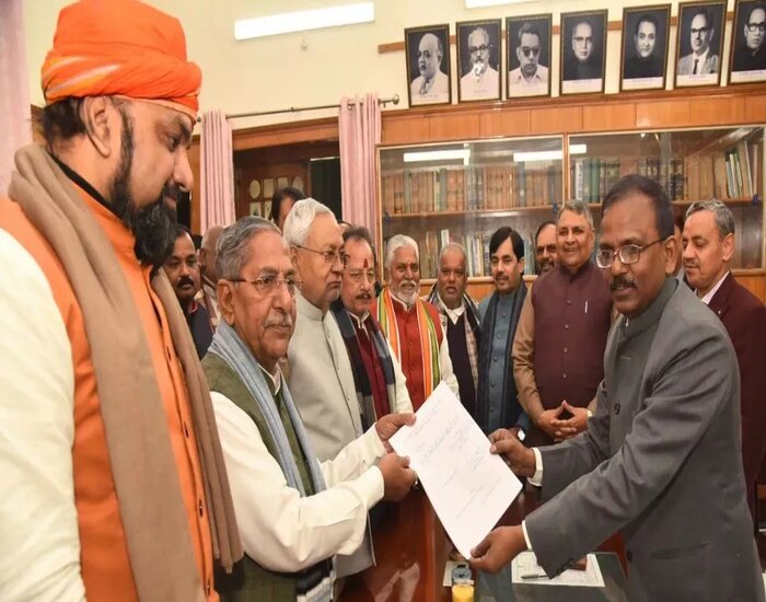पहली बार सदन में एकसाथ नजर आये 3 पूर्व अध्यक्ष.