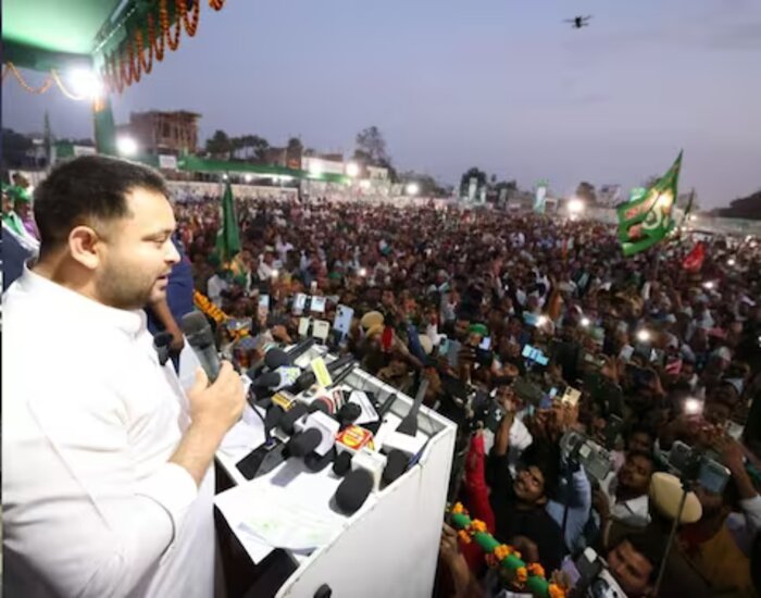 बेकाबू हुये समर्थक, घबरा गये तेजस्वी यादव?
