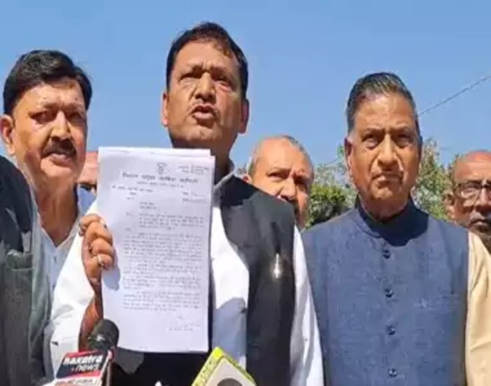 कांग्रेस नेता अखिलेश के बयान ने बढ़ाई सियासी हलचल.