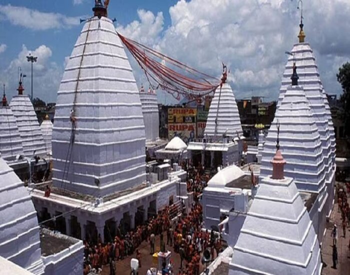 हर-हर महादेव से गूंज रहा देवघर बाबाधाम.