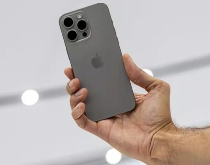 सिर्फ 83515 रु. में मिल सकता है iPhone 15 Pro Max.