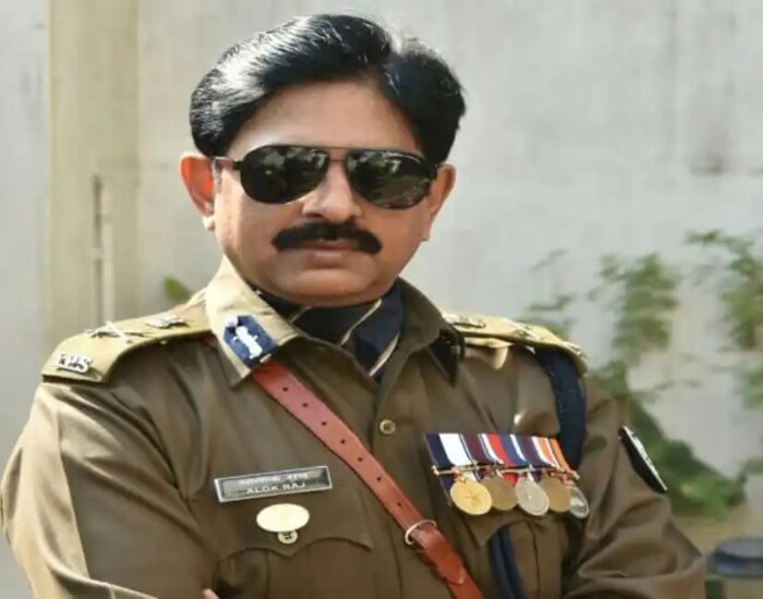 दुर्गा पंडालों पर तैनात है एंटी रोमियो स्क्वाड, छेड़छाड़ की तो...
