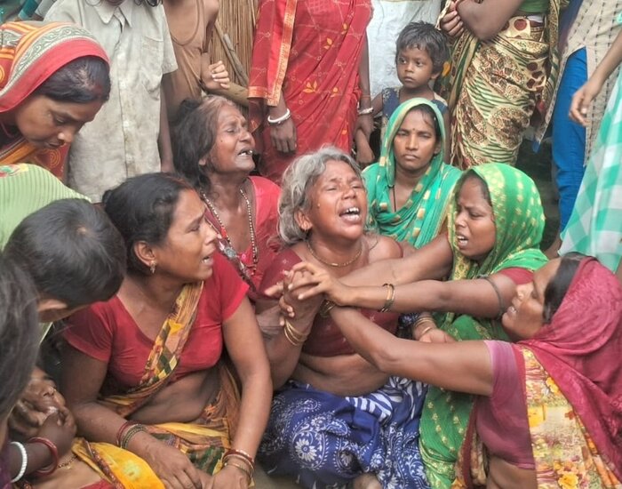 बेगूसराय में पति-पत्नी और बेटी की हत्या, बेटा गंभीर.