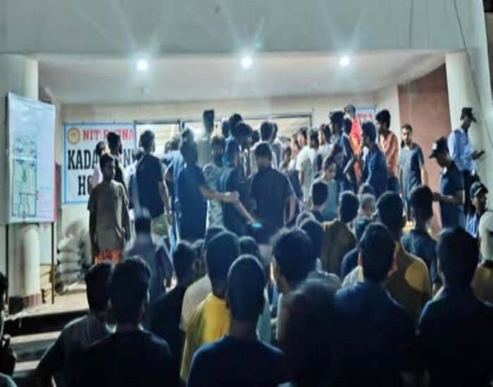 पटना NIT कैंपस में आंध्र प्रदेश की छात्रा ने की खुदकुशी, आक्रोशित छात्रों ने जमकर किया हंगामा