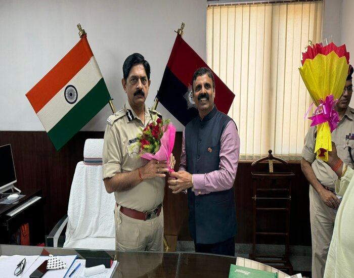 DGP से मिले बिहार पुलिस एसो. के प्रदेश अध्यक्ष मृत्युंजय कु सिंह.