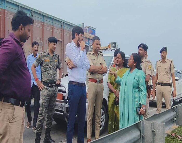 भाजपा MLC के भतीजे के गाल पर कटिहार रेलवे SP का तमाचा.