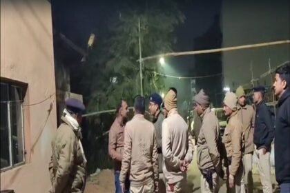 पटना के फुलवारी में जारी है पुलिस मुठभेड़, 2 डकैत मारे गये, दारोगा को लगी गोली.