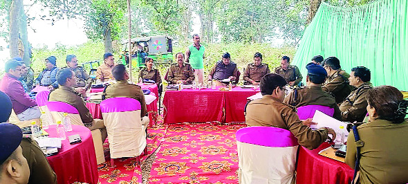 अपराध गोष्ठी में पुलिस अधीक्षक ने की विधि व्यवस्था संधारण एवं महत्वपूर्ण आपराधिक कांडों की समीक्षा