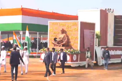 पटना में गणतंत्र दिवस पर रंग-बिरंगी झांकियाँ का आयोजन, उद्योग विभाग की झांकी रही पहले स्थान पर