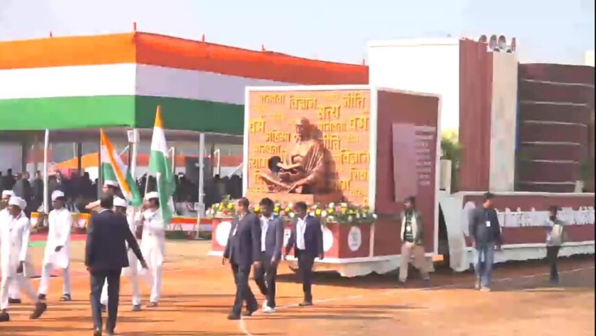 पटना में गणतंत्र दिवस पर रंग-बिरंगी झांकियाँ का आयोजन, उद्योग विभाग की झांकी रही पहले स्थान पर