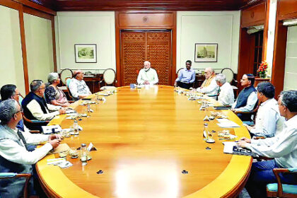 सरकारी कर्मचारियों को बड़ा तोहफा, केंद्र ने 8वें वेतन आयोग के गठन को दी मंजूरी