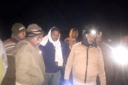 तेज रफ्तार बाइक पेड़ से टकराई, एक युवक की मौत, दूसरा गंभीर घायल