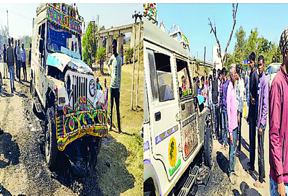 लोहरदगा में सड़क पर मौत बनकर दौड़ी पिकअप, दो की मौत, दो गंभीर