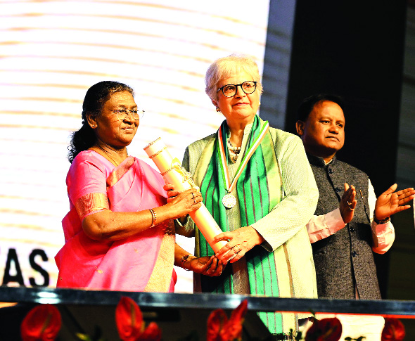 विकसित भारत के दृष्टिकोण का अभिन्न अंग प्रवासी भारतीय : राष्ट्रपति मुर्मू