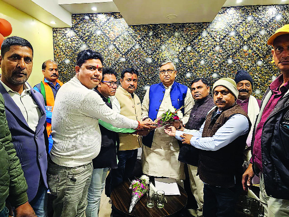 पार्टी कार्यलय में भाजपा के सदस्यता अभियान को लेकर हुई विशेष बैठक