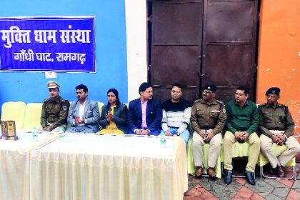 महात्मा गांधी आज भी अपने विचारों से देश का कर रहे मार्गदर्शन : DC