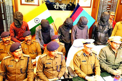 प्रेम-प्रसंग में भागी थी हिंदपीढ़ी की 2 बहनें, 5 गिरफ्तार