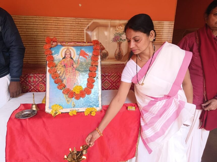 राष्ट्र सेविका समिति के तहत सरस्वती विद्या मंदिर में वंदे मातरम् गायन कार्यक्रम आयोजित
