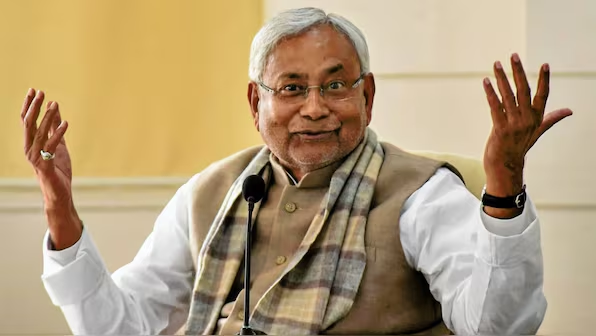 36 दिन से बिहार सरकार का अकाउंट फ्रीज, CM समेत 9 लाख कर्मचारियों का वेतन रुका.