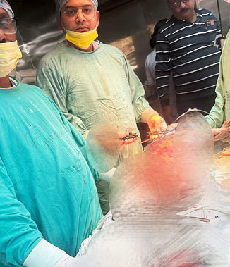 ऑपरेशन में पेट से निकले सात नटबोल्ट और तीन रिंच, डॉक्टर भी हैरान