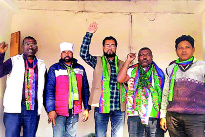 अनगड़ा में बुद्धिजीवी मंच के विस्तार पर आजसू ने की चर्चा