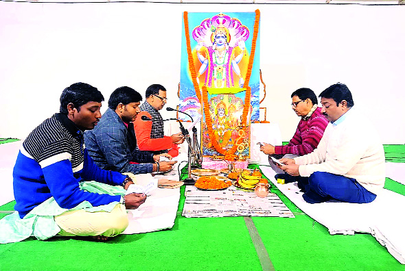 चिन्मय विद्यालय में विष्णु सहस्त्र नाम की हुई पूजा