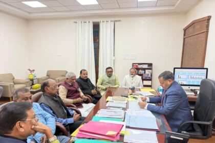 बीपीएससी री-एग्जाम की मांग को लेकर मुख्य सचिव से मिला जन सुराज का प्रतिनिधिमंडल