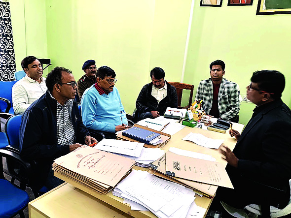 रेलवे ओवर ब्रिज निर्माण से आम लोगों को हो रही परेशानी