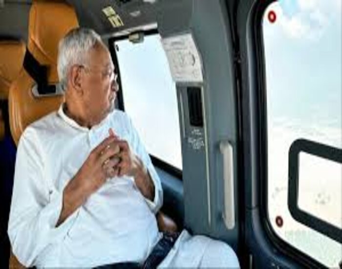 नीतीश के हेलिकॉप्टर की कीमत 100 करोड़, हर महीने 2 करोड़ का किराया .