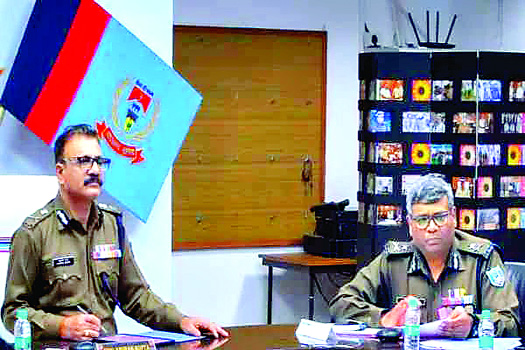 माओवादी, स्प्लिंटर ग्रुप व आपराधिक गिरोहों की धमकी के मामले में दर्ज करें एफआईआर : DGP