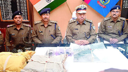 दो लाख का पीएलएफआई का इनामी जोनल कमांडर गिरफ्तार, हथियार बरामद
