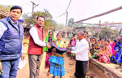 डीडीसी सतीश चंद्रा ने किया कंबल वितरण एवं योजनाओं का निरीक्षण