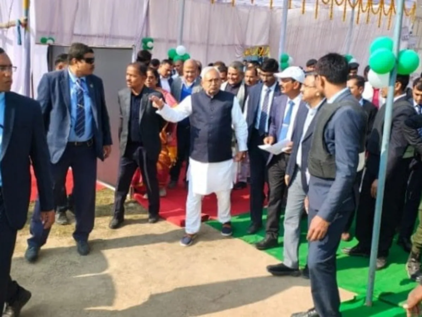 शौर्य दिवस एयर शो के लिए नीतीश कुमार ने किया निरीक्षण, पटना में सुरक्षा का कड़ा इंतजाम
