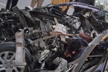 महाकुंभ स्नान से लौट रहे परिवार पर कहर, भोजपुर में दर्दनाक सड़क हादसा, 6 की मौत