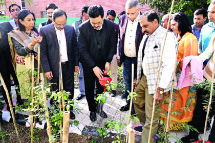 पर्यावरण के प्रति अपनी जिम्मेदारी को लेकर गंभीर है दिल्ली विश्वविद्यालय : कुलपति