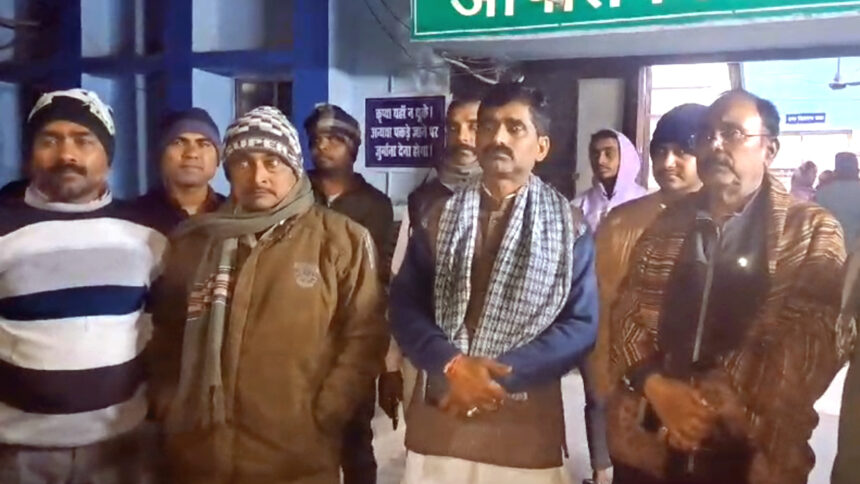 सरसों के खेत में मिली जुड़वा बहनों की लाश, मुंह में मिट्टी डालकर की गई हत्या