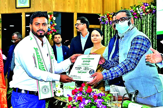 हेमन्त सोरेन ने 289 चयनित अभ्यर्थियों को सौंपा नियुक्ति पत्र