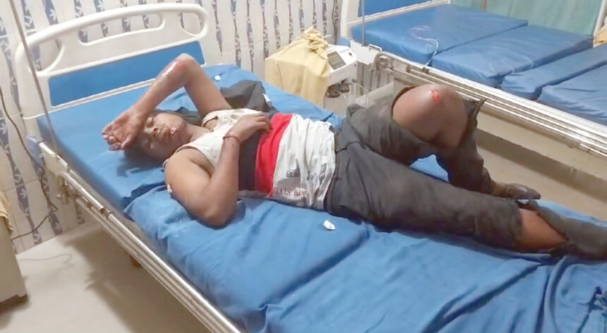 डिवाइडर से टकराई तेज़ रफ्तार बाइक, दो युवकों की गई जान, एक की हालत नाज़ुक
