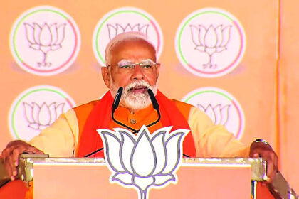 दिल्ली में बदलाव का वसंत आ गया व झाड़ू के तिनके बिखरने लगे : नरेंद्र मोदी