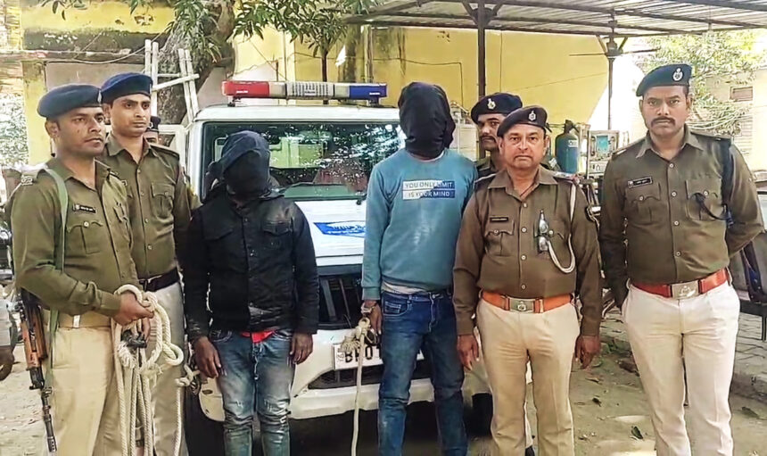 रोहतास पुलिस ने 50 हजार के इनामी कुख्यात अपराधी भोला यादव को दबोचा